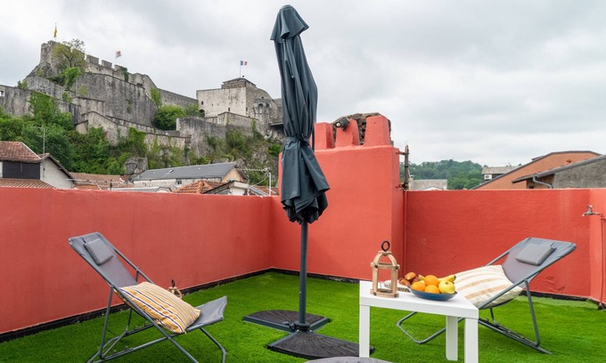 Lourdes Condo | Terrasse Privée & vue Panoramique - Climatisation - Wifi - Netflix