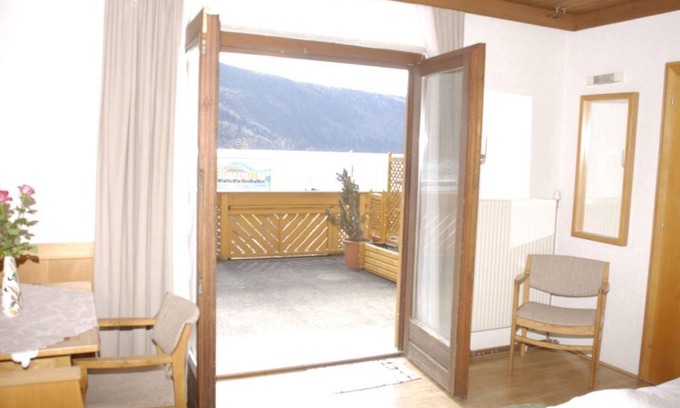 Doebriach Bed & Breakfast | Terrassenzimmer 1 - Frühstückspension Käfer