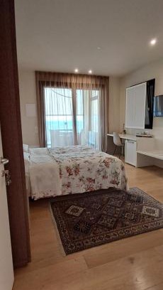 Maser House | TERRAZZA SAN VETTORE camere con colazione, Relax in collina con vista sui vigneti DOCG ASOLO