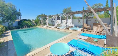 Vestric-et-Candiac House | Terre de Boheme