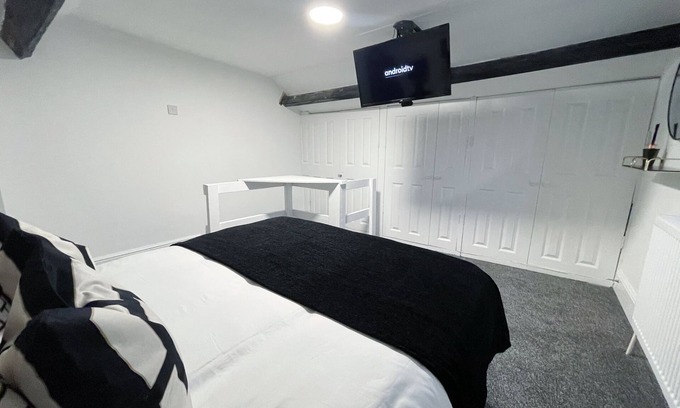 Tettenhall House | Tettenhall Village Townhouse