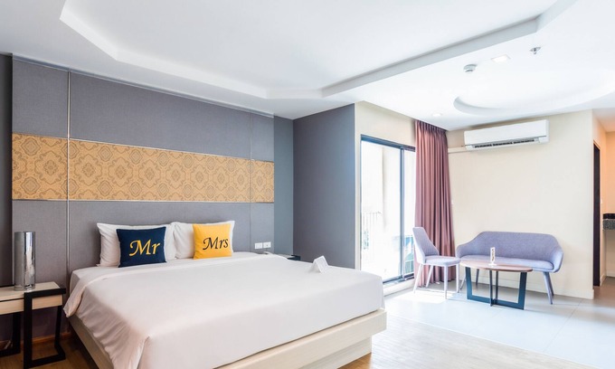 Pong Apartment | Thai Luxury Modern Style 1 BR Pattaya Beach