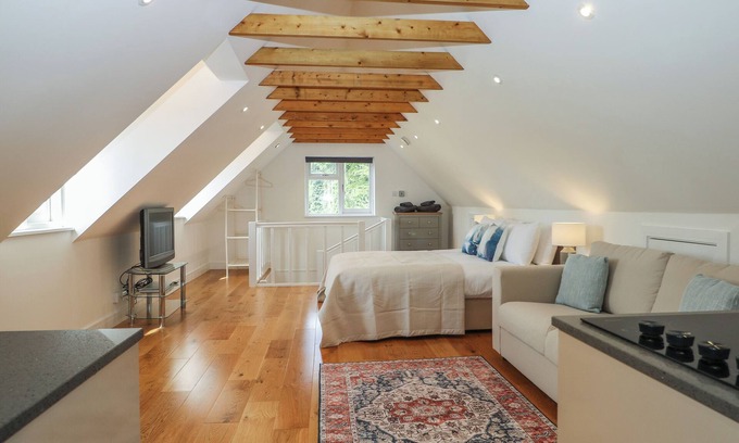 Wraysbury Cottage | Thames Retreat