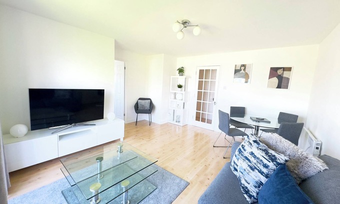 Woolwich Riverside Apartment | Thames view apartment in London