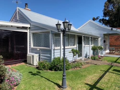 Tooradin House | That Seaside Cottage - Fully equipped home, 4 Bedrooms on the foreshore