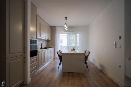 Bistrita Apartment | The 10th Floor Apartment