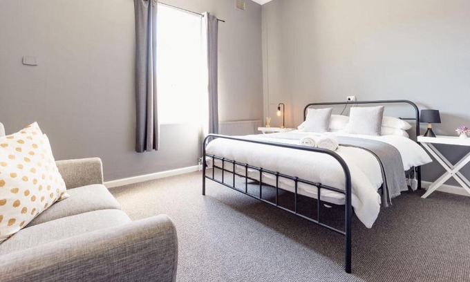 Lithgow Hotel | The 7 Valleys