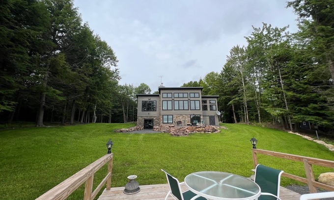 Town of Diana House | The absolute perfect state-of-the-art 66-acre retreat! NORWEGIAN WOODS