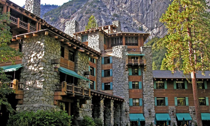 Yosemite Village Hotel | The Ahwahnee