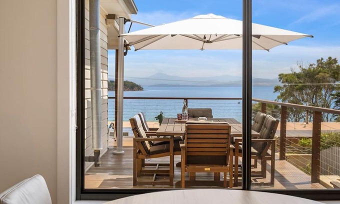 Alonnah House | 'The Alonnah' Beach House - Main House Only