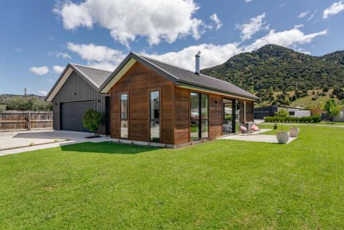 Albert Town House | The Alpine Patch - Wanaka Holiday Home