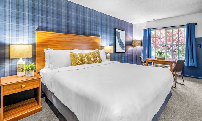 Dunsmuir Hotel | The Angler Lodge