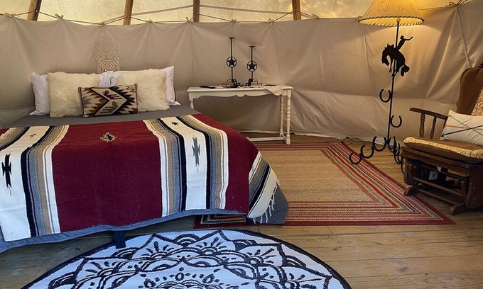 Wills Point Cabin | The Arrowhead Tipi Resort - Many Mountains - Nomadic Tipis on Lake Tawakoni