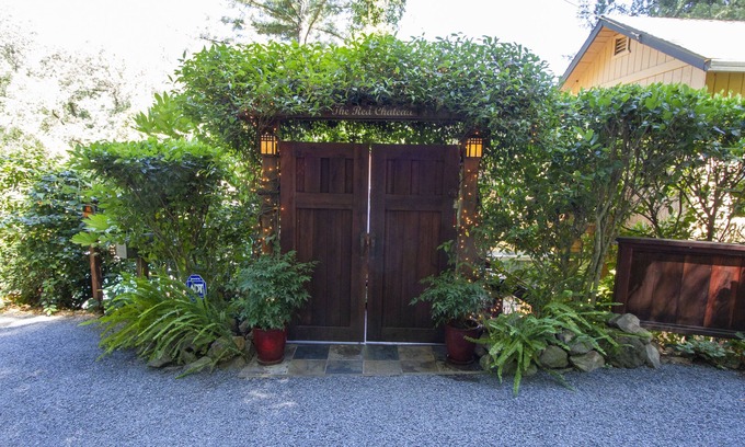 Forestville Cabin | The Attic At The Red Chateau - Russian River Wine Valley