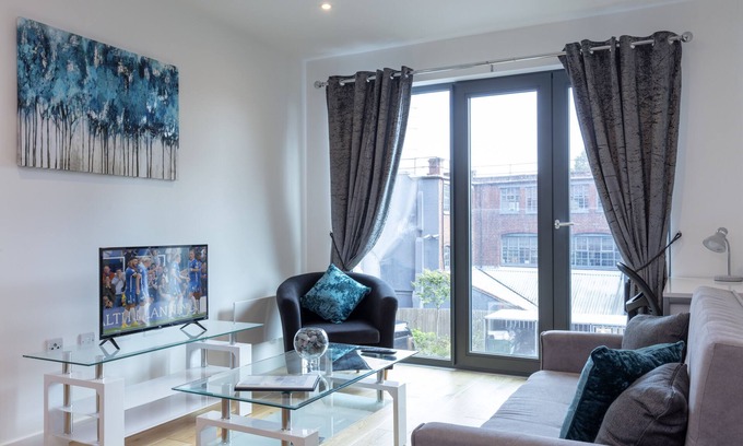 Birmingham City Centre Apartment | The Axium