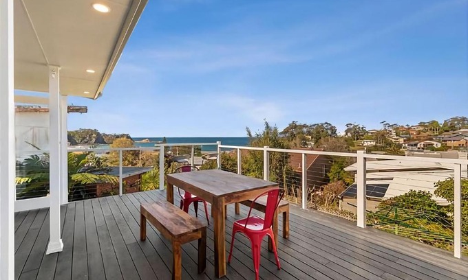 Malua Bay House | The Bach House Pet Friendly in Malua Bay
