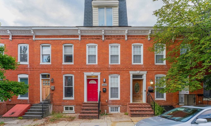 Downtown Baltimore House | The Baltimore Nest, Stadium Walkable, Big Rowhousenn