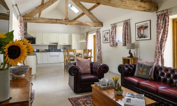Banbury House | The Barn @ Laurel Farm