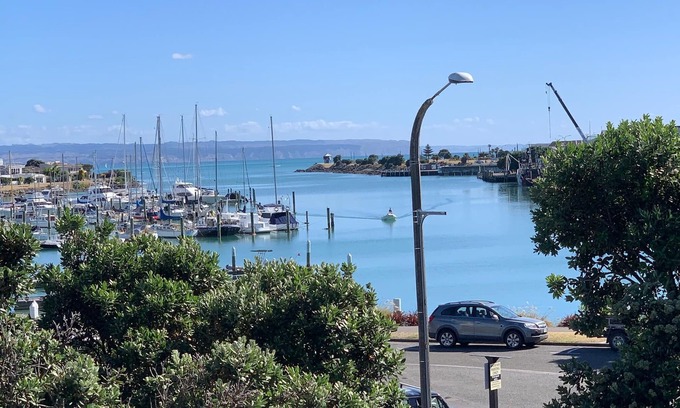 Ahuriri House | The Bay Riveria