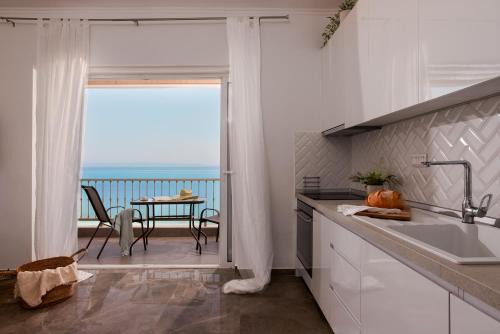 Haniotis Apartment | The Beach House - Steps from the Sea Hanioti