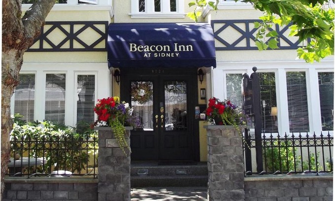 Booktown Hotel | The Beacon Inn at Sidney