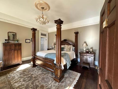 Guthrie House | The Bennett Room at The Judges Chambers