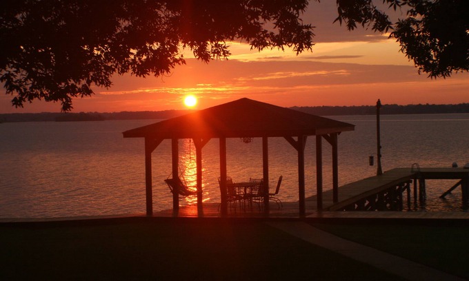 Mount Mourne House | The best VIEWS and place to make MEMORIES on Lake Norman! Mooresville, NC