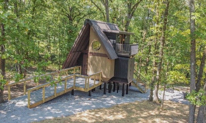 Pheba House | The Birdhouse | Tree house | Cozy & Peaceful Near MSU