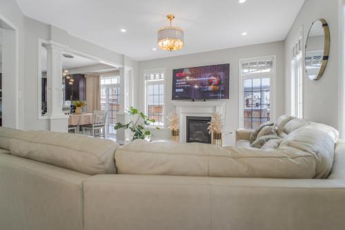 Bowmanville House | The Bliss