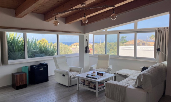 Brucoli Bed & Breakfast | The Blue Window - Apartment