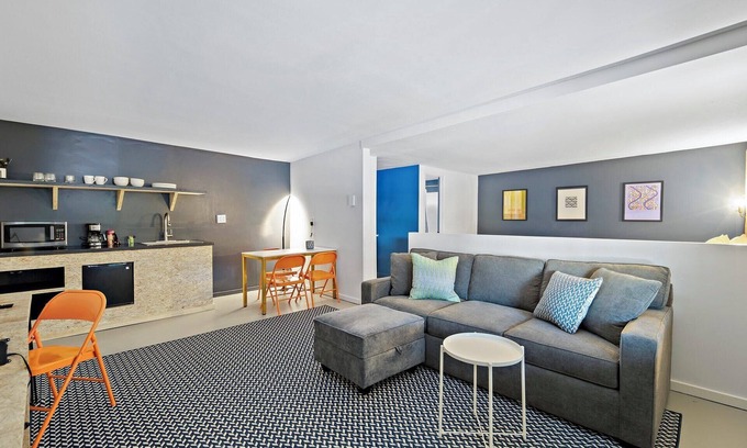 Hillsdale Apartment | The Brooks Motel: Exceptional Suite