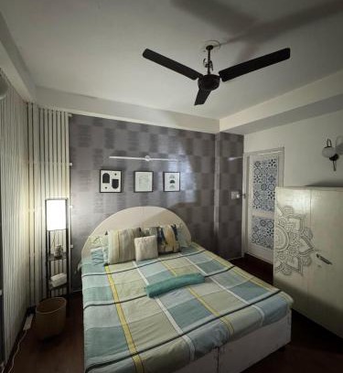 Malviya Nagar House | The Budget Room- With Washroom & Kitchenette