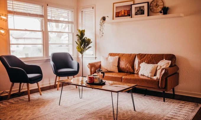 Waxahachie House | The Burrow-Cozy 3 BDRM HM - Free Parking