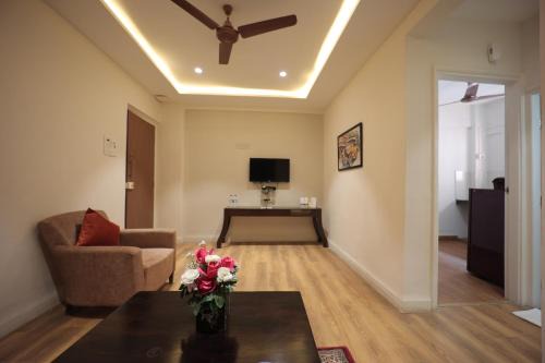Thane West Apartment | The Byke Studio Pure Veg Apartment, Thane