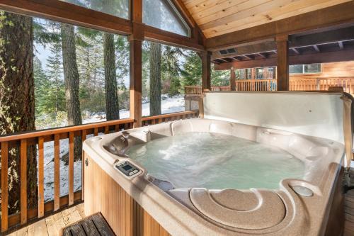 Ashland Apartment | The Cabins at Hyatt