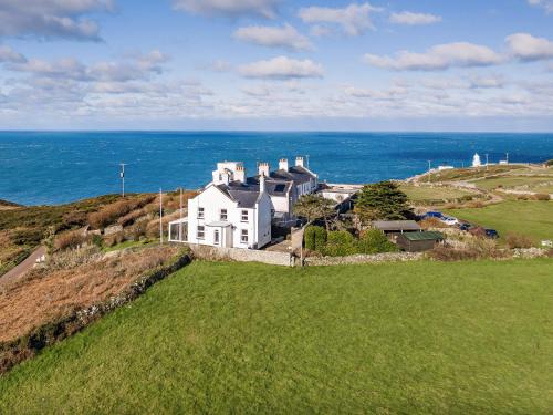 Lower Boscaswell House | The Captains House