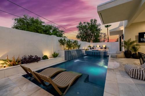 Peaceful Valley House | The Carlisle Luxe Villa
