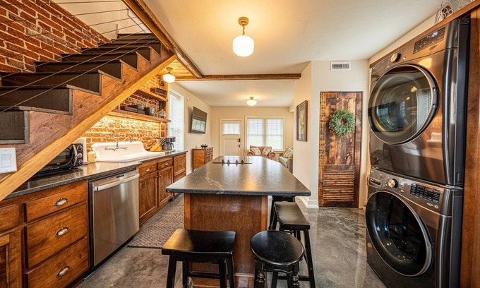 Jefferson City Cottage | The Carriage House at Parker's Place