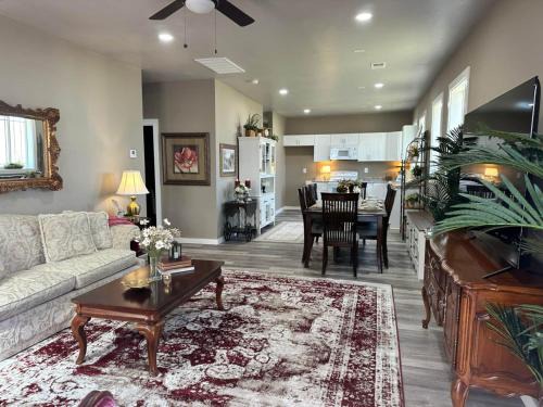Guthrie House | The Carriage House at The Judges Chamber