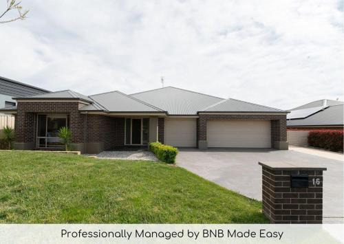 Calare House | The Centennial - Entertains 8, Close to Wineries
