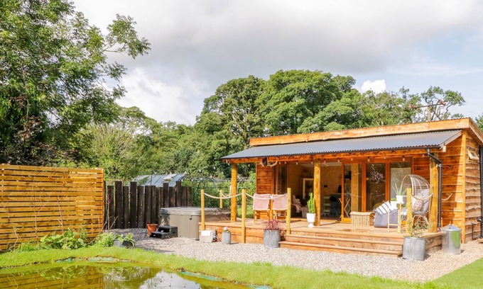 Carlisle Cottage | The Chard