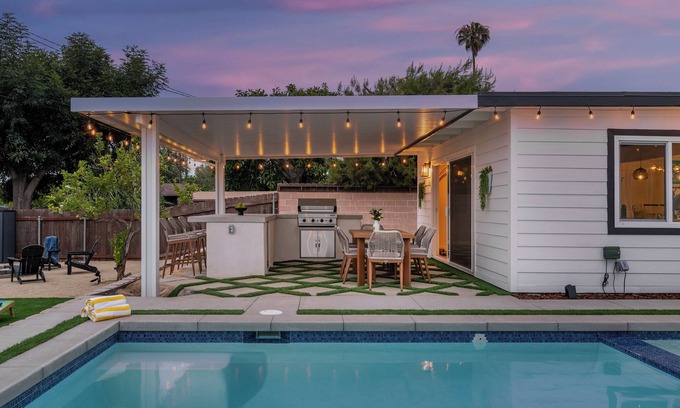 Bay Ho House | The Citrus Oasis