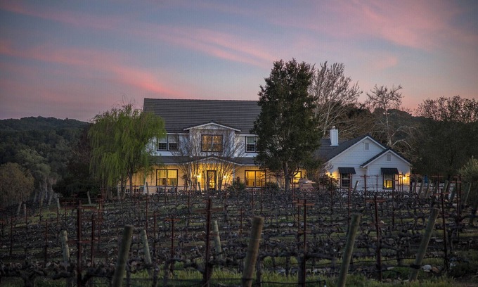 Templeton House | The Clark House is the perfect 5-bedroom house to escape & relax for a getaway!