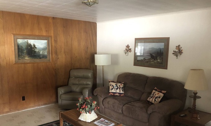 Tyrone Apartment | The Comfortable And Economical choice For Business Or Pleasure!