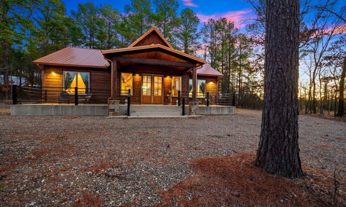Hochatown Cabin | The Copper Hideout · Hochatown Hideout: Hot Tub, Fire Pit, Pure Relaxation