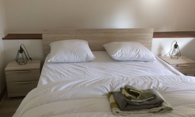 Grignols House | The cottage Alouettes with pool in a quiet area of ​160h in Périgord