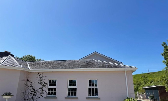 Enniskillen House | The Cottage at Riverbank