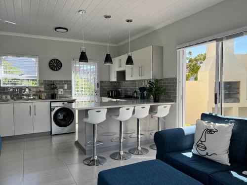 Port Owen House | The Cottage on Lolan