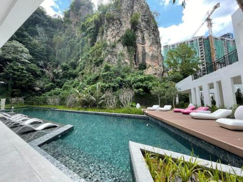 Hulu Kinta Apartment | The Cove Ipoh Fully Air-Con Garden East, Taman Ipoh Permai, 31400 Ipoh, Perak,