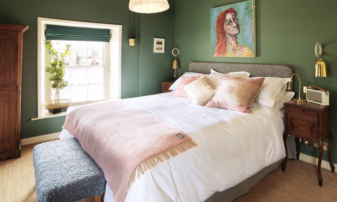 Woodstock Hotel | The Crown Inn